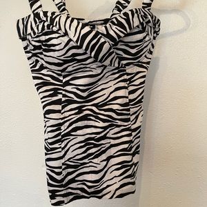 Deadly dames vamp zebra top